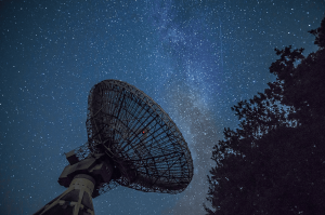 Radio telescope antenna